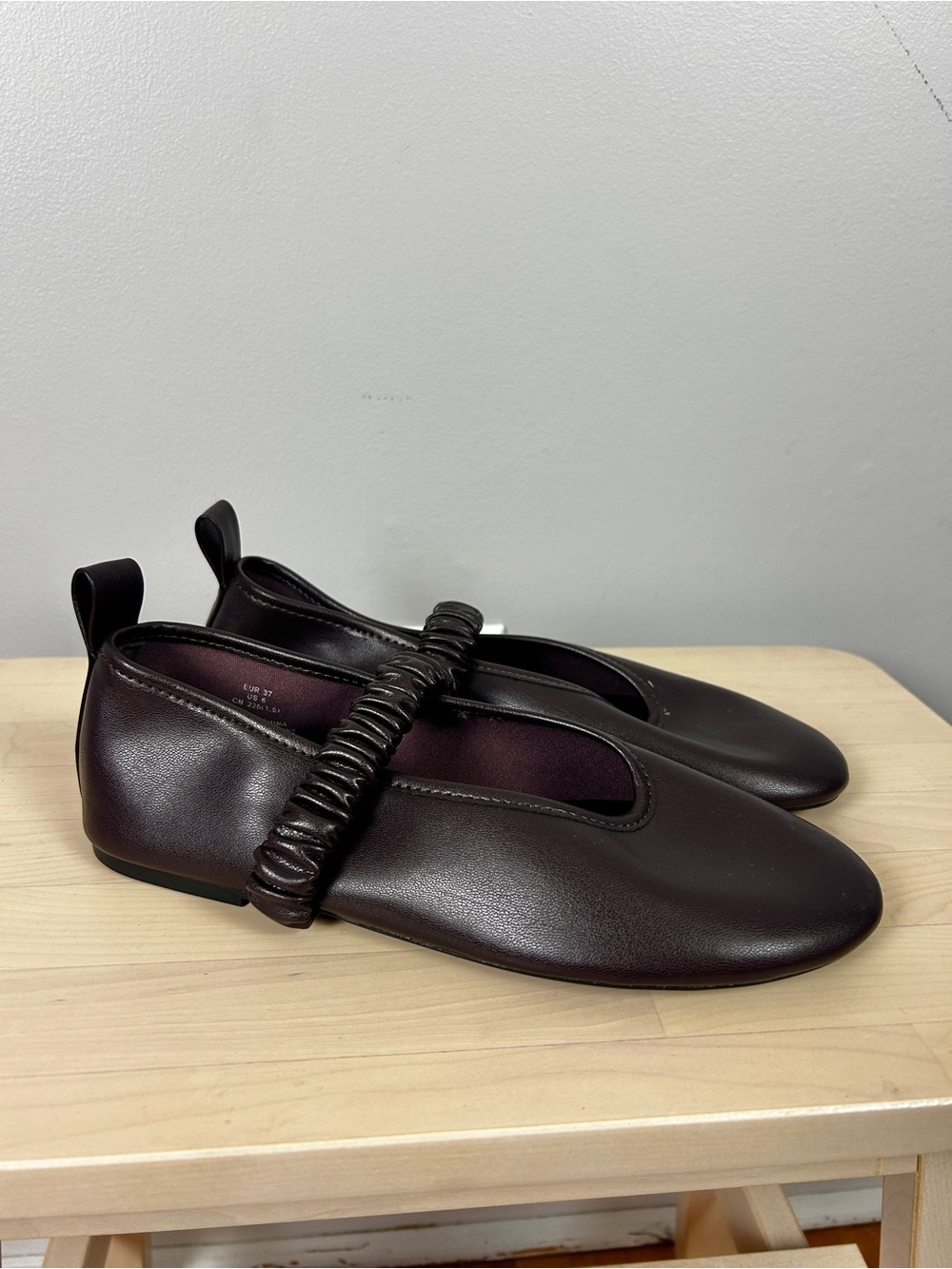 H&M Mary Jane Flats Size 6 Dark Purple Puffy Strap Fall Autumn Faux Leather